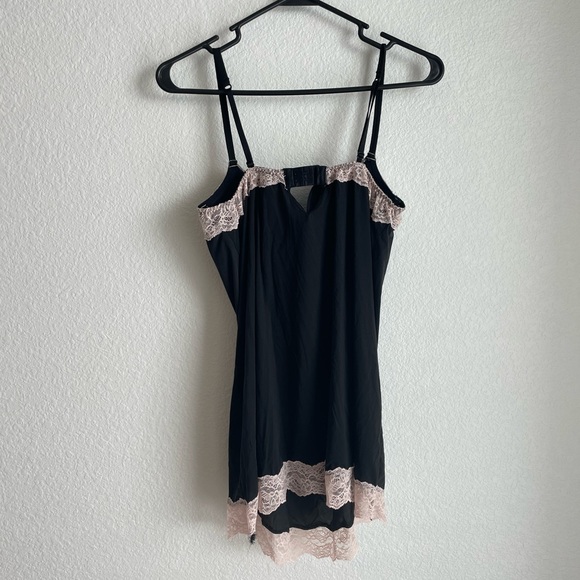 VICTORIA’S SECRET BUSTIER SLIP TOP🖤 - Picture 3 of 4
